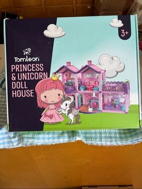 Princess & Unicorn Doll House - Pink and Purple